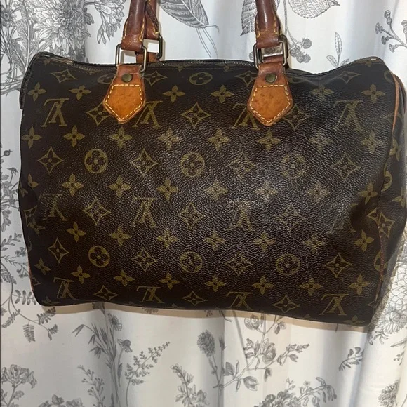 Vintage LV Monogram Speedy 30 - Picture 3 of 16